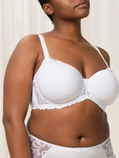 Triumph Modern Finesse WP Schalen-BH Atmungsaktive Polsterung, Stilvoller Spitzenbesatz Unterhalb Und Seitlich Der Cups Und An Den Trägern, Breitere Seitenpartien Für Extra Halt -Günstiges Mode Wucht Geschäft 6004313a10159062dffd1edda500a5ce